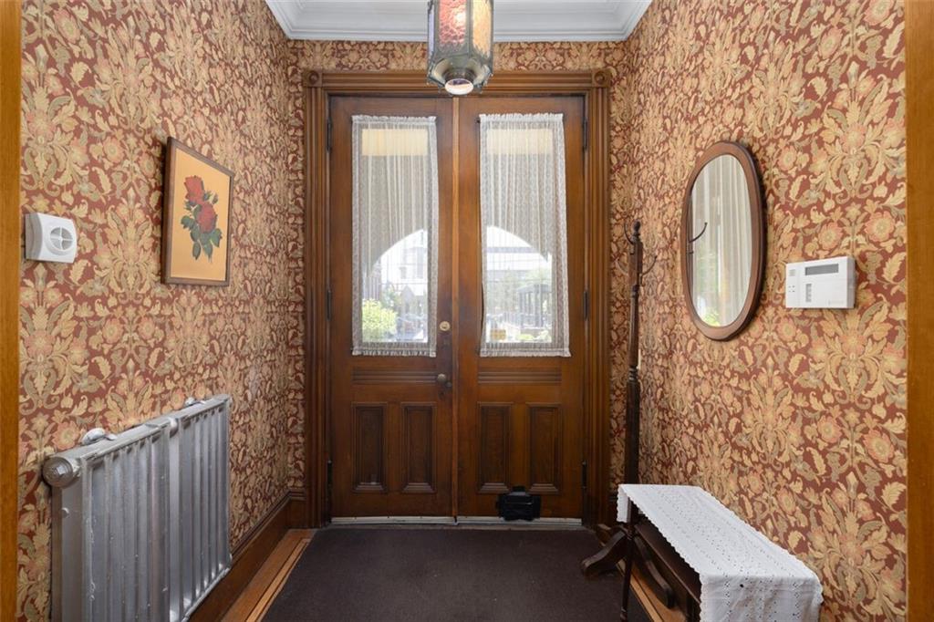 20 Bainbridge Avenue Property Photo 8