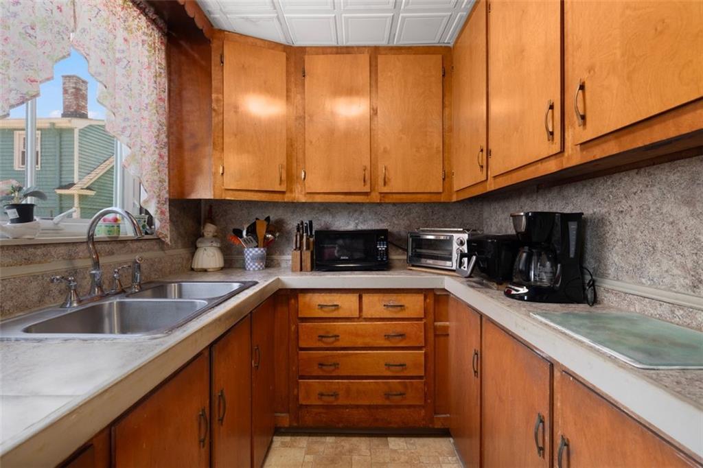 20 Bainbridge Avenue Property Photo 21