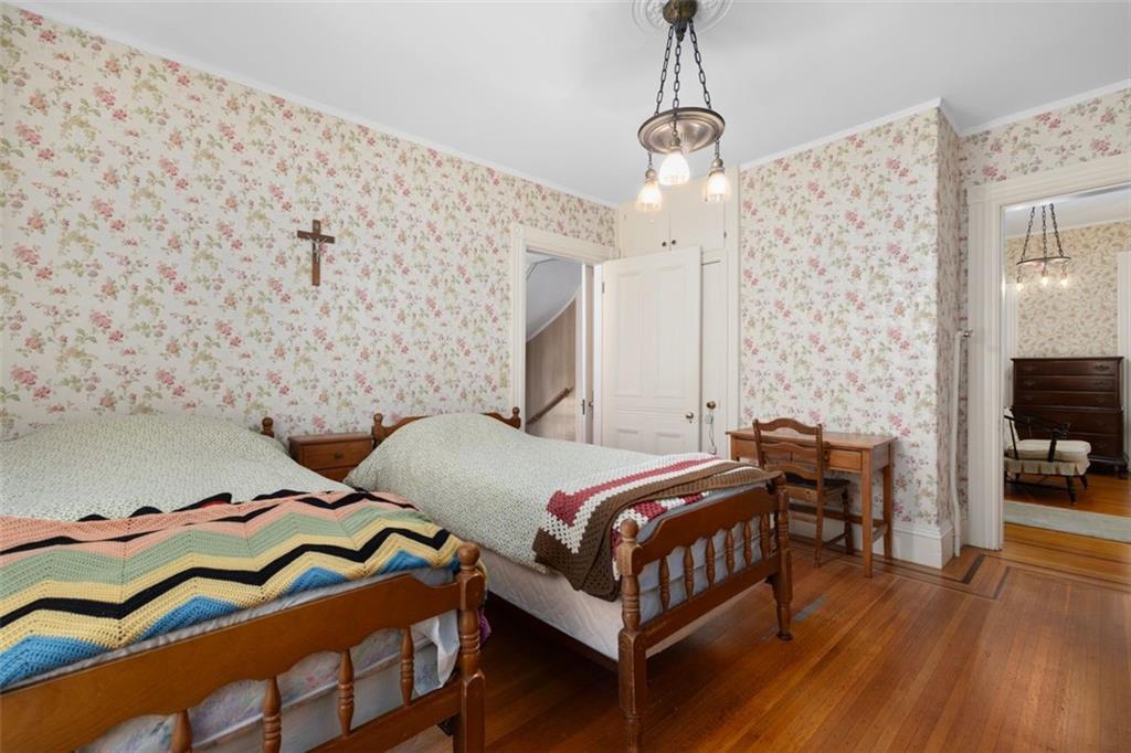 20 Bainbridge Avenue Property Photo 36
