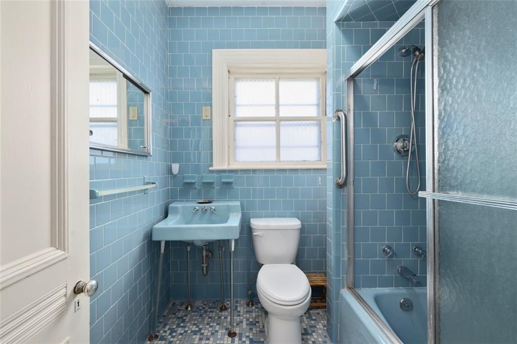 20 Bainbridge Avenue Property Photo 38