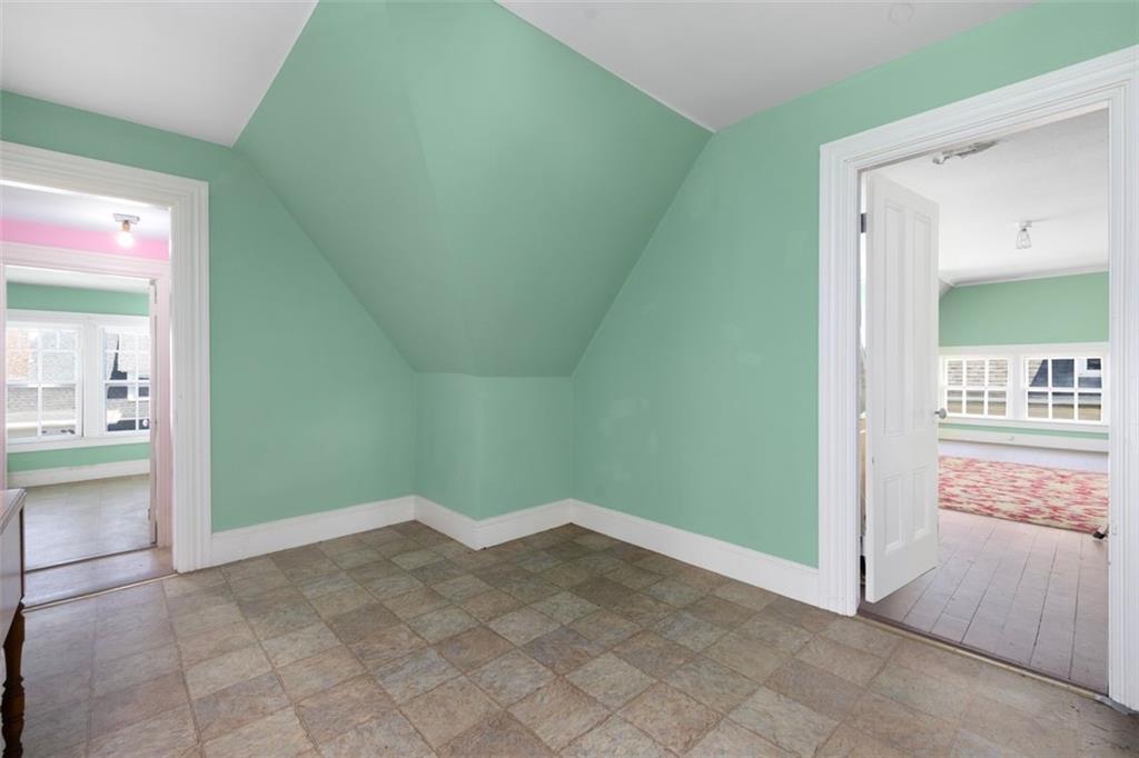 20 Bainbridge Avenue Property Photo 39