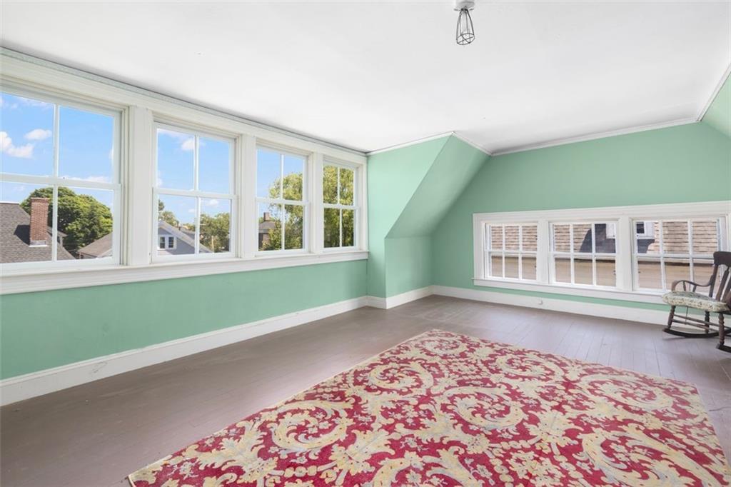 20 Bainbridge Avenue Property Photo 40