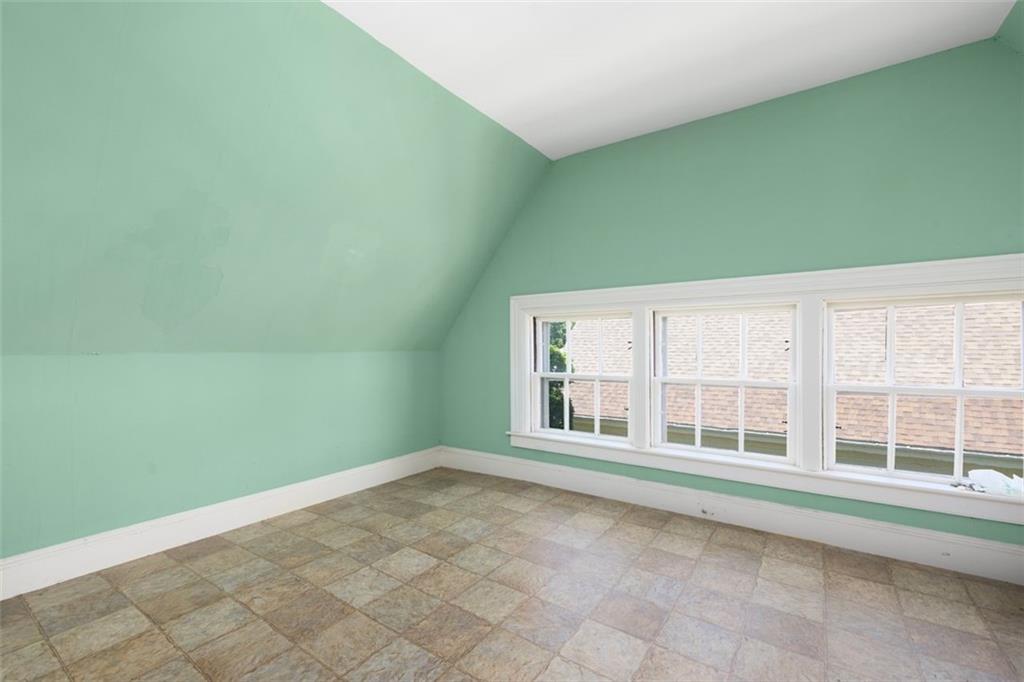 20 Bainbridge Avenue Property Photo 41