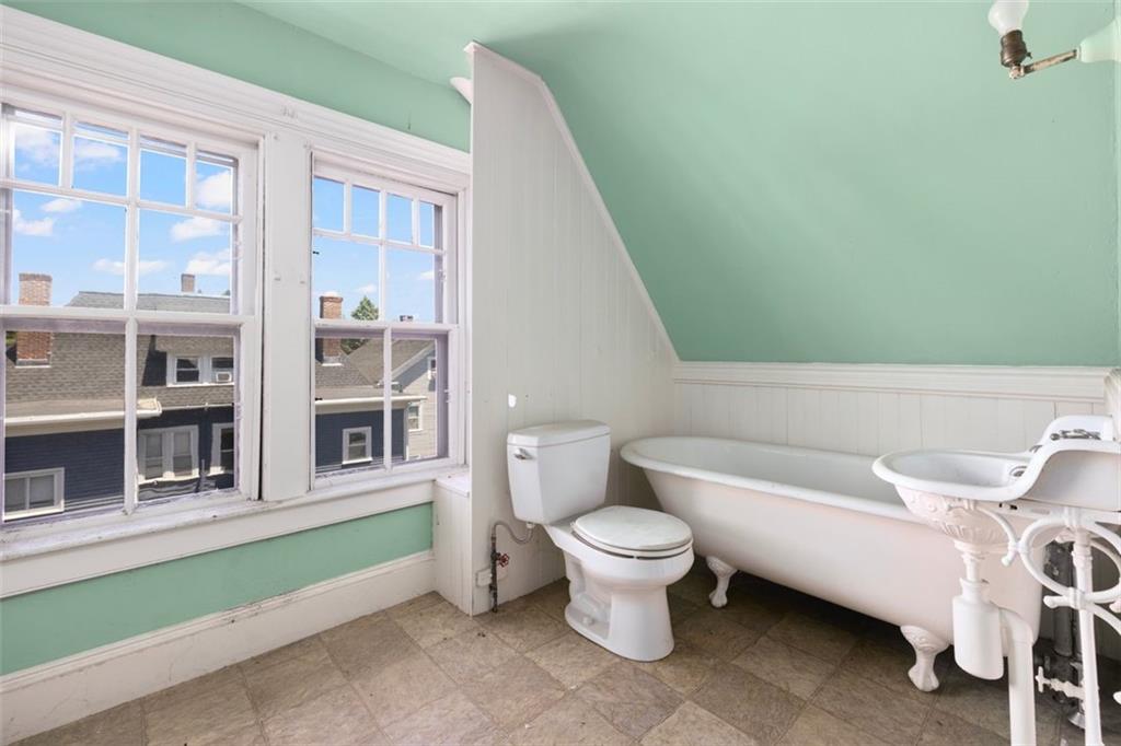 20 Bainbridge Avenue Property Photo 43