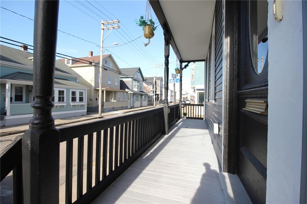 668 Thames Street Unit 2 Property Photo 5
