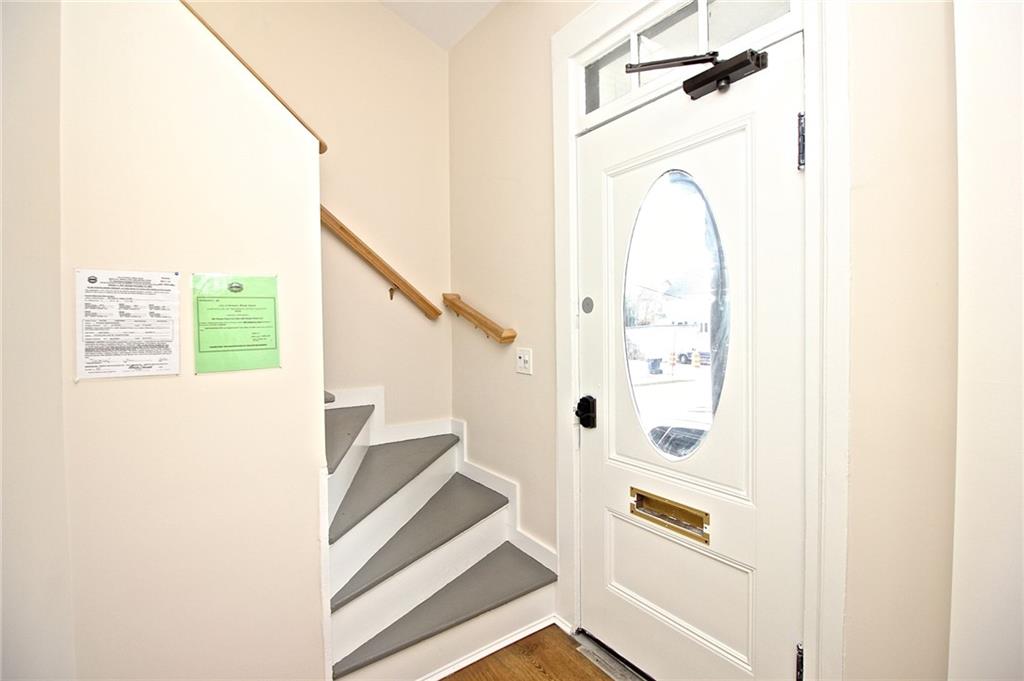 668 Thames Street Unit 2 Property Photo 7
