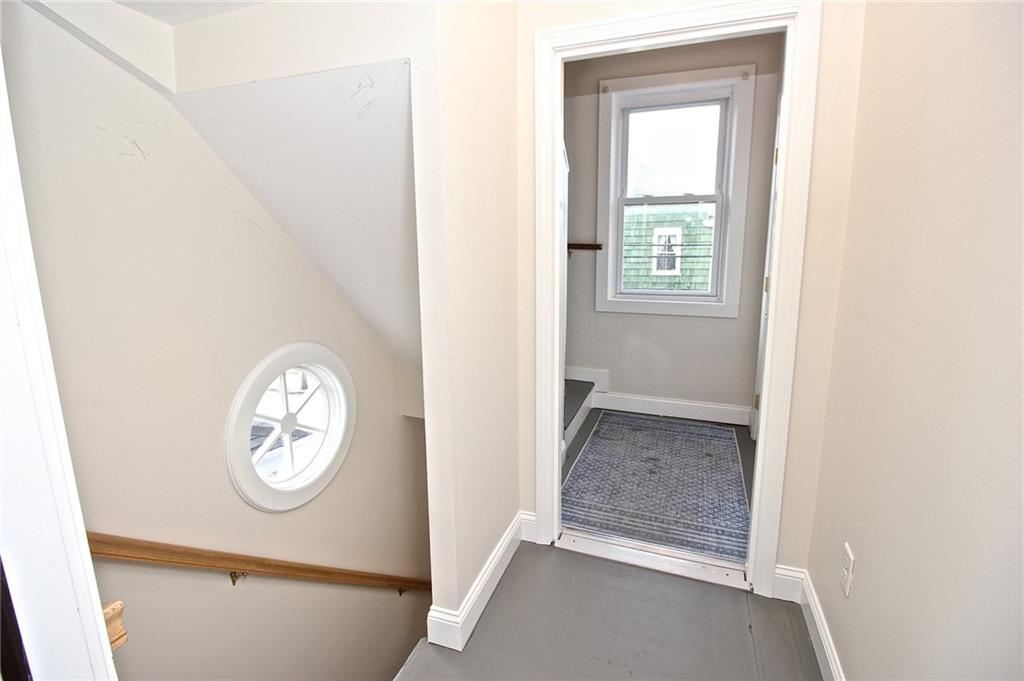 668 Thames Street Unit 2 Property Photo 9