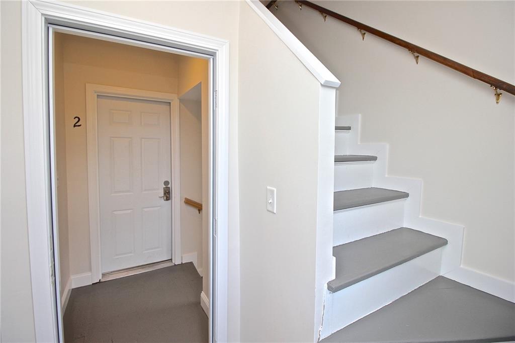 668 Thames Street Unit 2 Property Photo 10