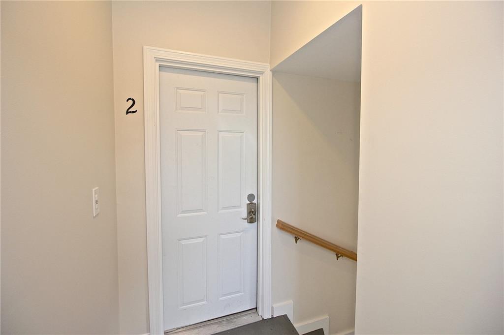 668 Thames Street Unit 2 Property Photo 11