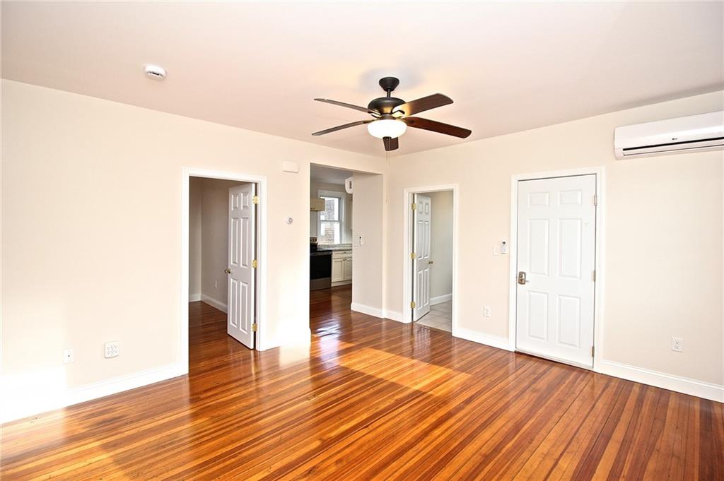 668 Thames Street Unit 2 Property Photo 15