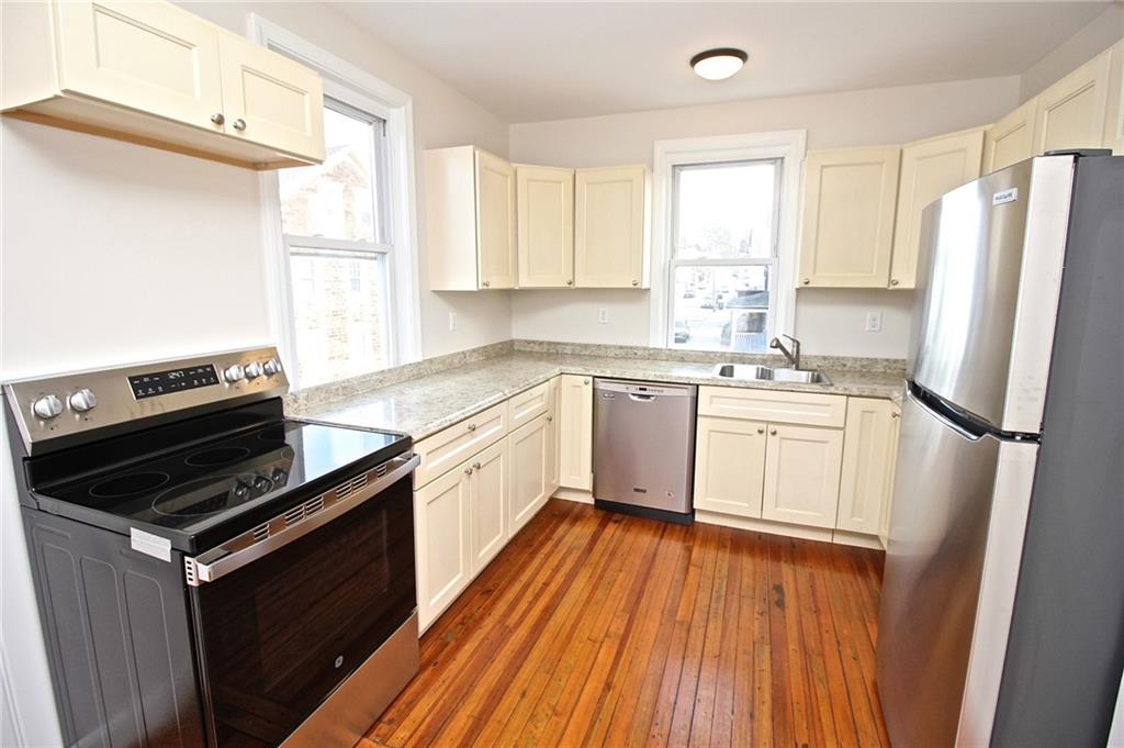 668 Thames Street Unit 2 Property Photo 20