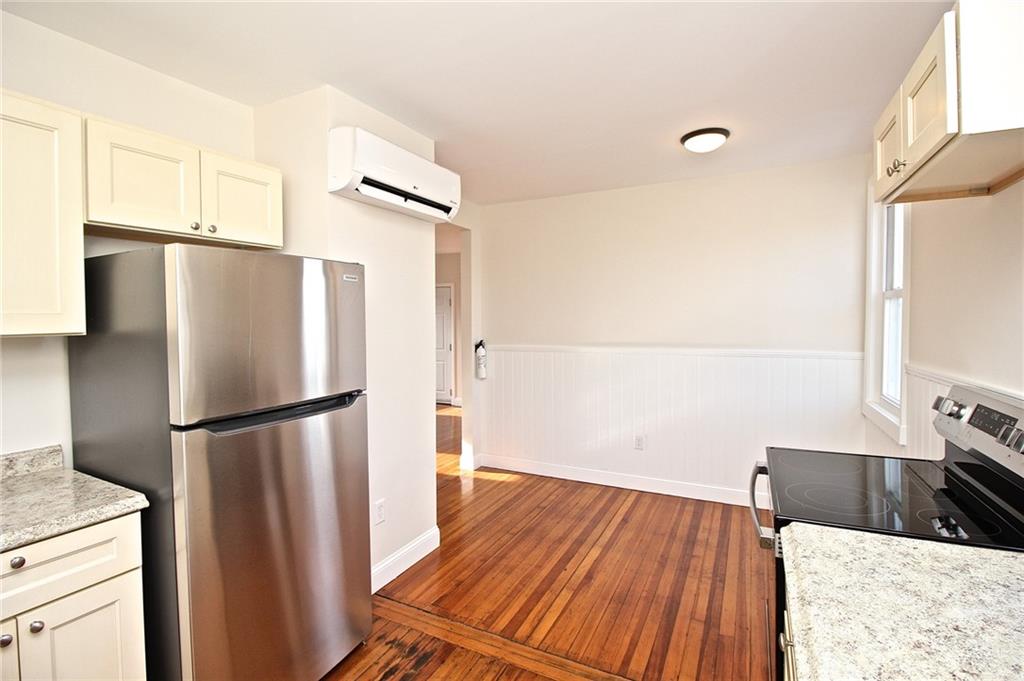 668 Thames Street Unit 2 Property Photo 21
