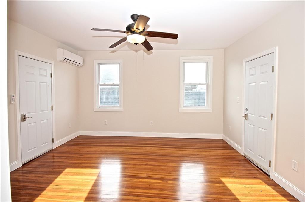 668 Thames Street Unit 2 Property Photo 32