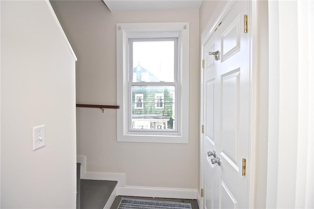 668 Thames Street Unit 2 Property Photo 34