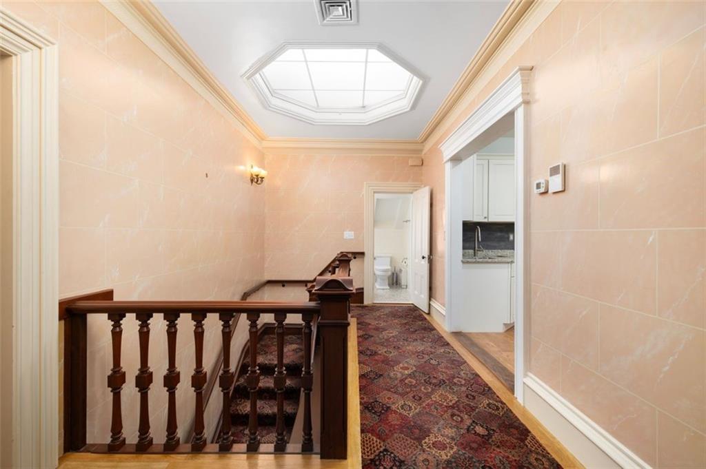 466 Broadway Unit 5 Property Photo 2