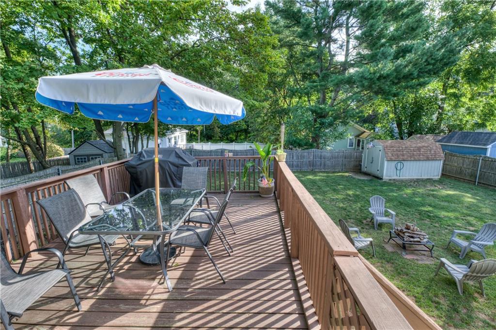 100 Holmes Road Property Photo 6