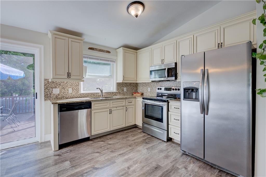 100 Holmes Road Property Photo 14
