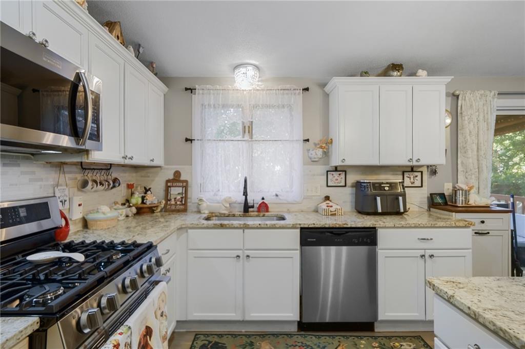 60 Page Street Property Photo 14