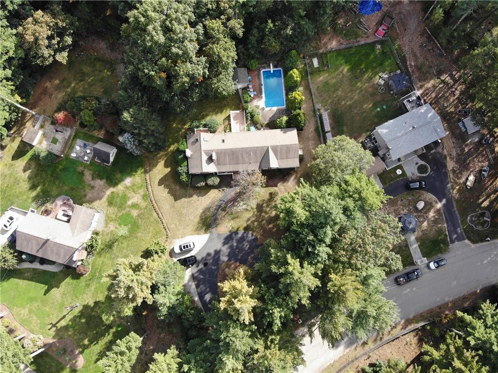 42 Pine Tree Lane Property Photo 5