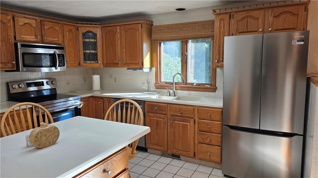 42 Pine Tree Lane Property Photo 14