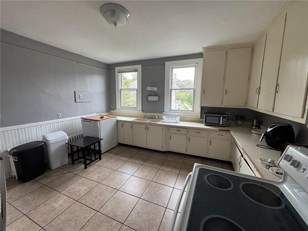 60 Berkeley Avenue Unit 2 Property Photo 12