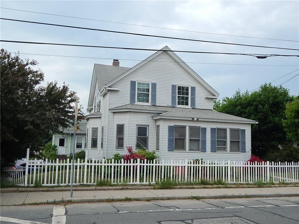 1915 Smith Street Property Photo 4