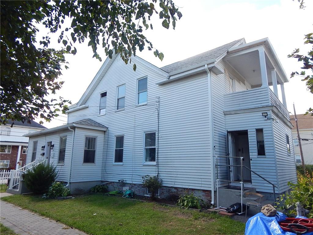 1915 Smith Street Property Photo 5