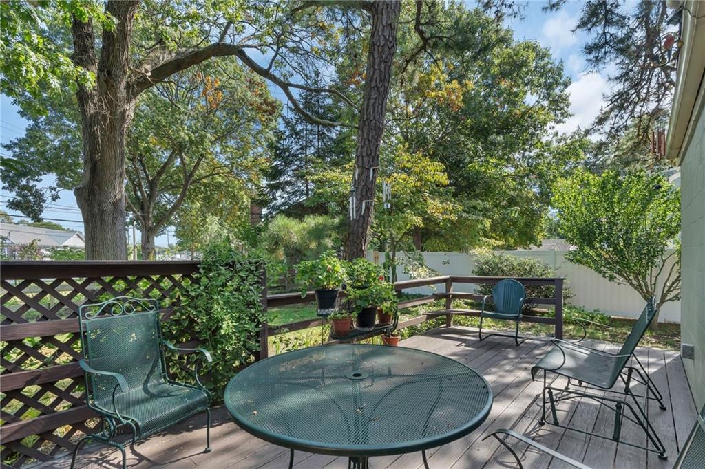 2200 West Shore Road Property Photo 10