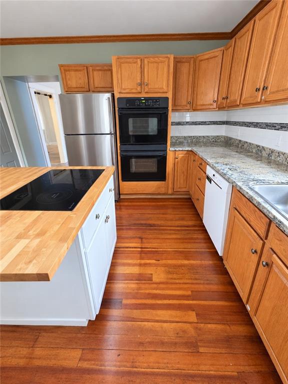 63 Pleasant Street Property Photo 9