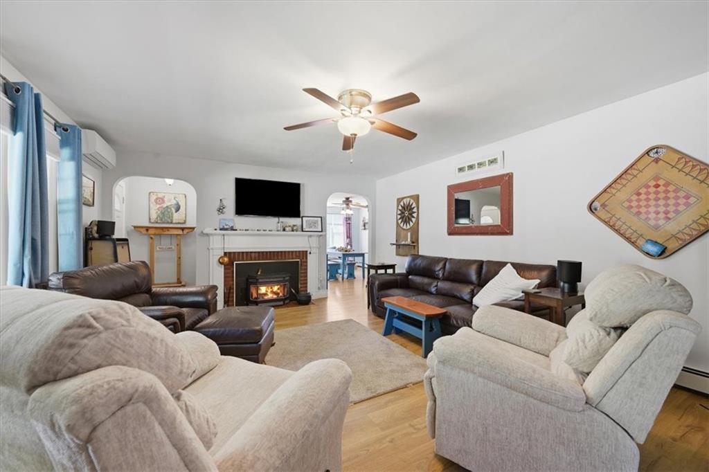 131 Henry Street Property Photo 11