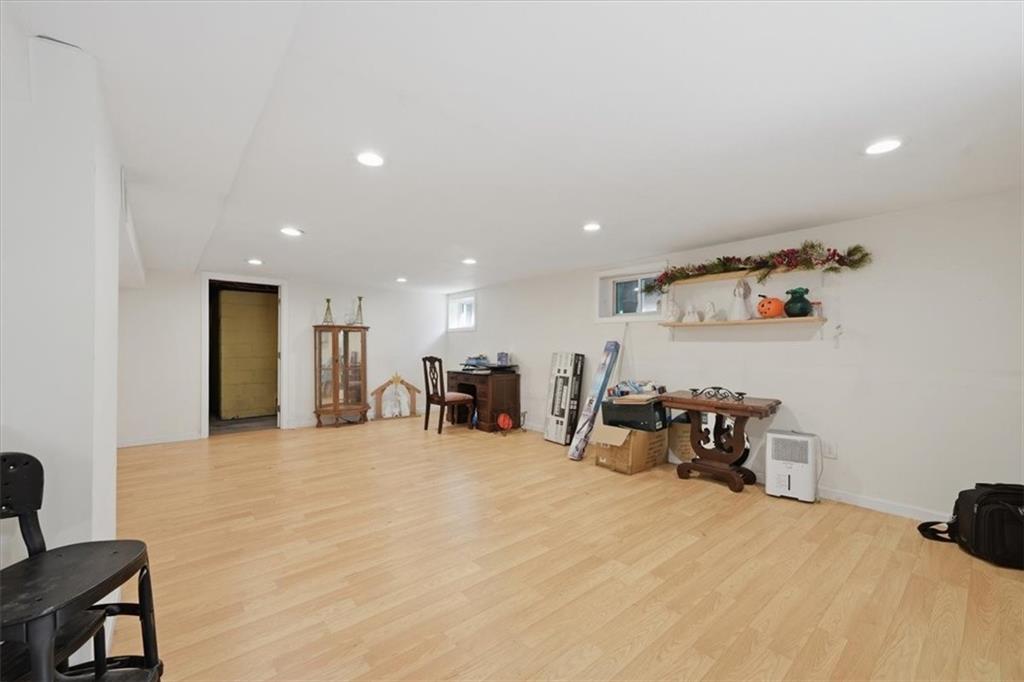 131 Henry Street Property Photo 31