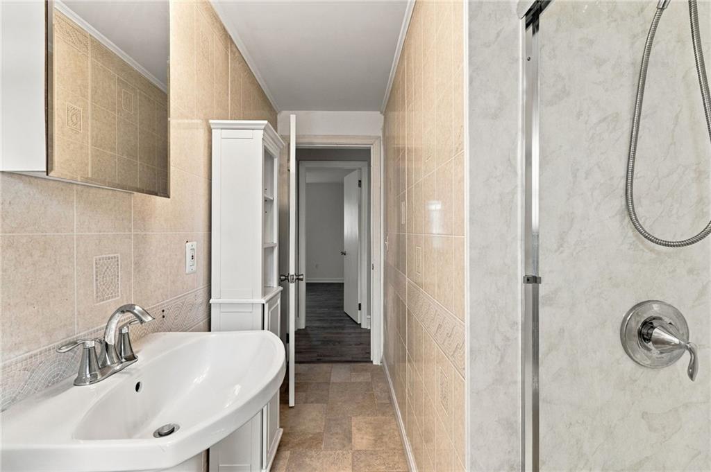 143 Macarthur Boulevard Property Photo 19