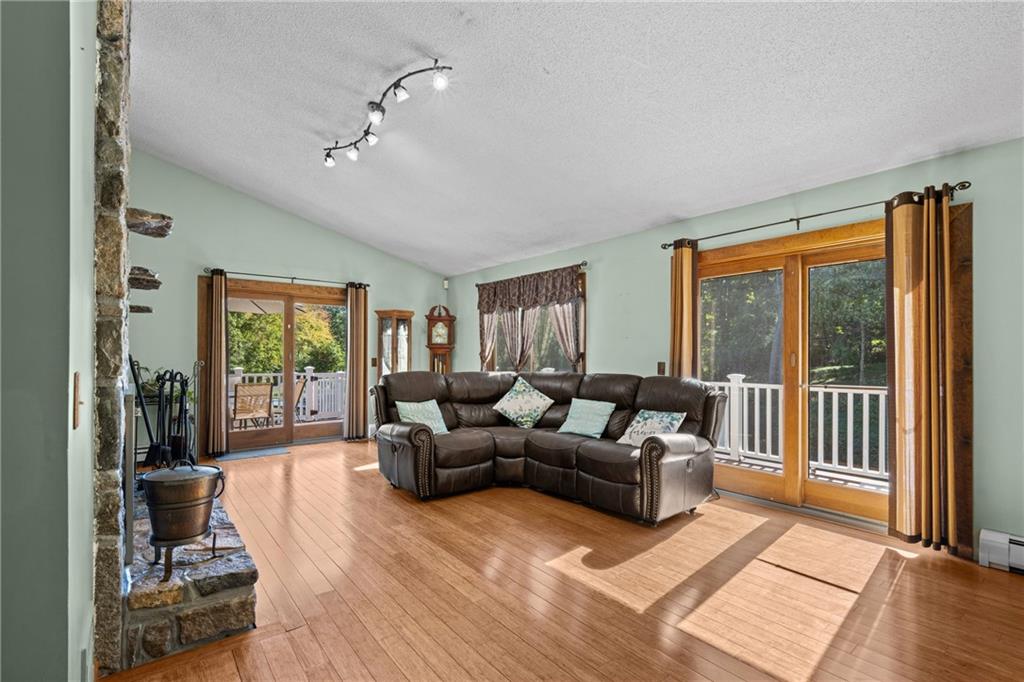 37 Forrestal Drive Property Photo 10