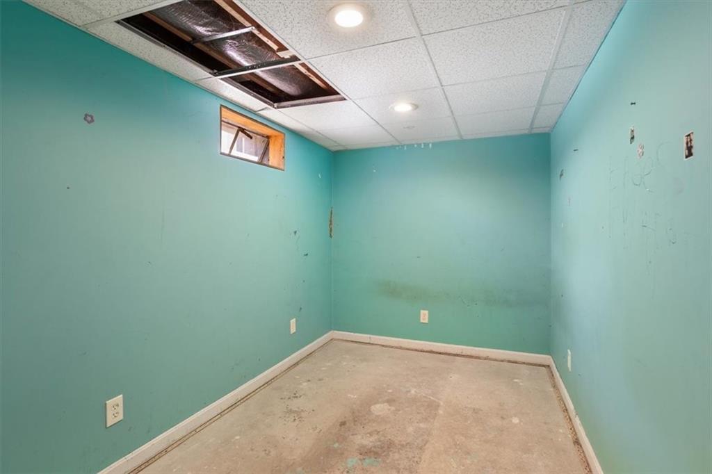 35 Kenwood Street Property Photo 30