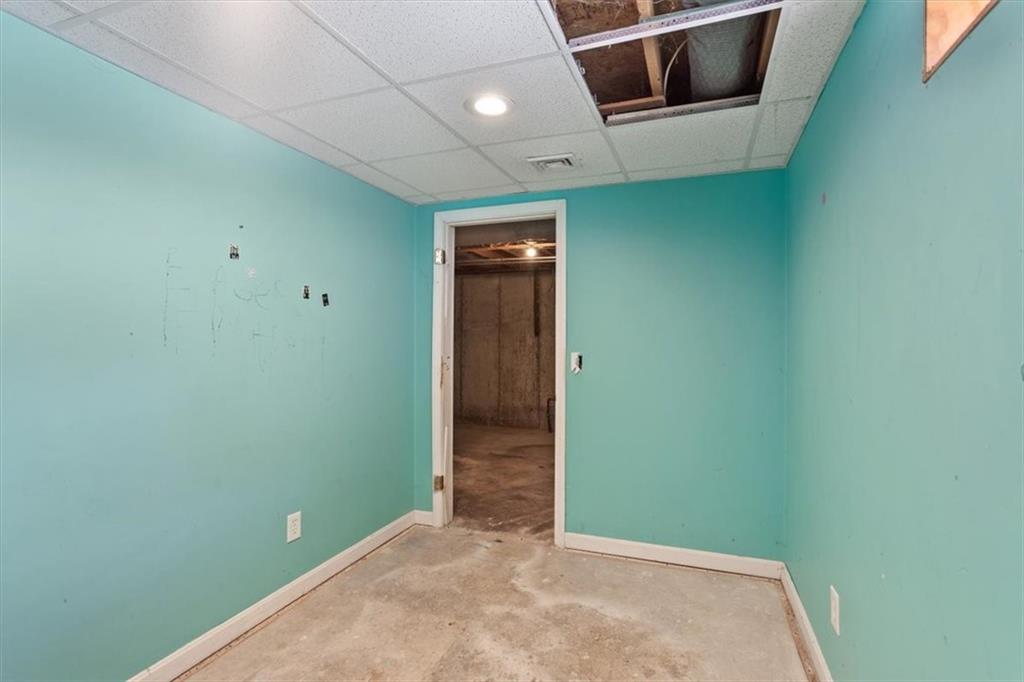 35 Kenwood Street Property Photo 31