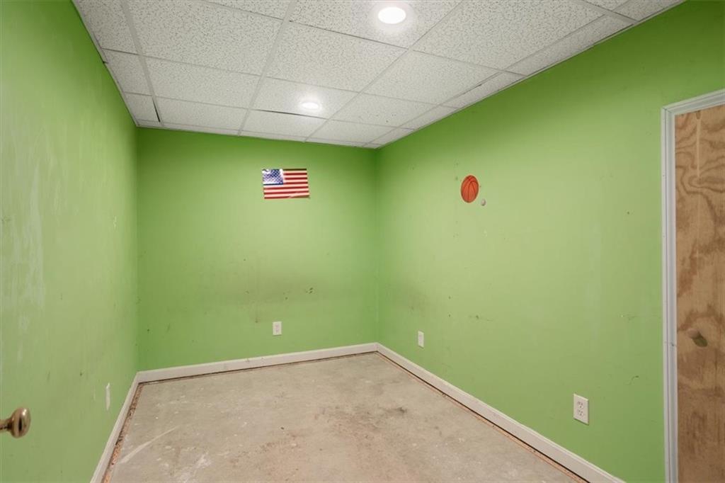 35 Kenwood Street Property Photo 32