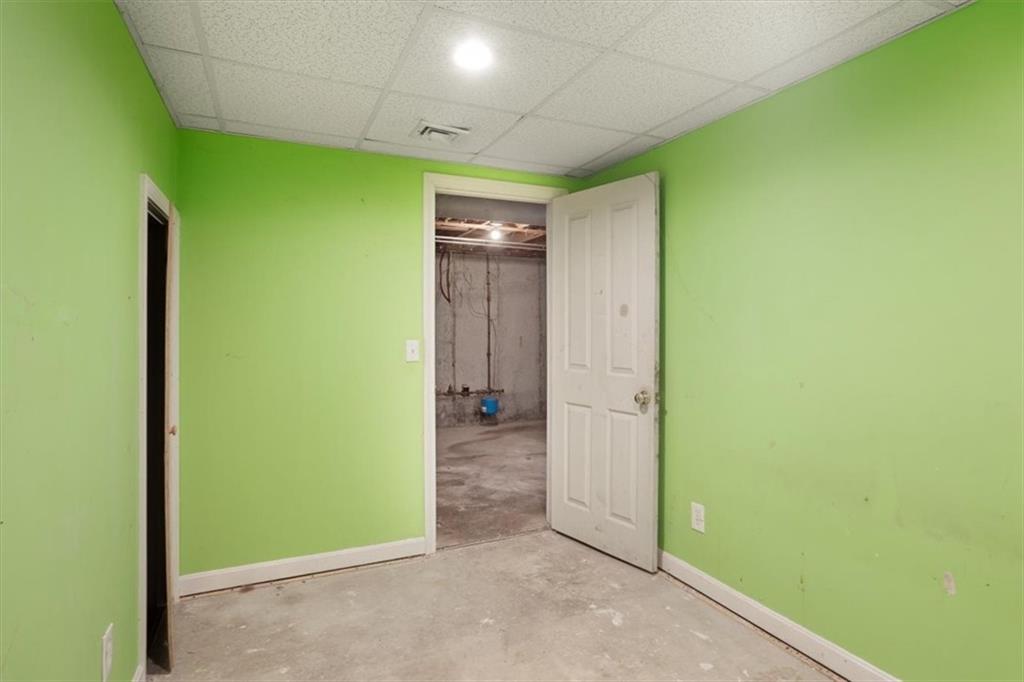 35 Kenwood Street Property Photo 33