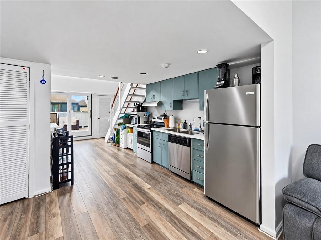 122 Swinburne Row UNIT 2 Property Photo 1