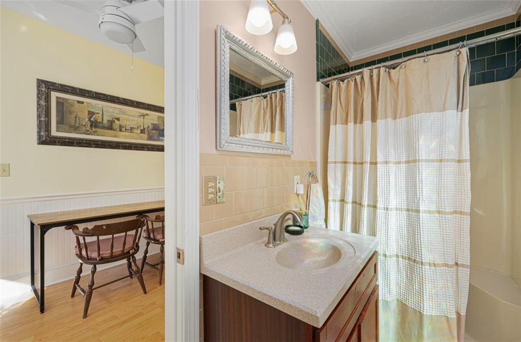 230 Martin Street Property Photo 14