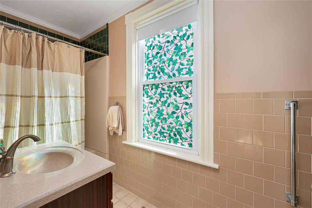 230 Martin Street Property Photo 15