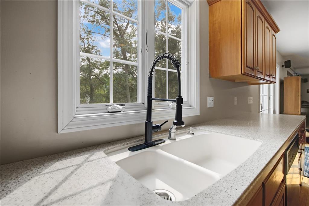 22 Breezy Knoll Road Property Photo 9