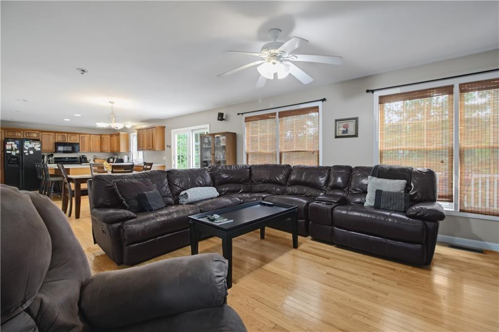 22 Breezy Knoll Road Property Photo 12