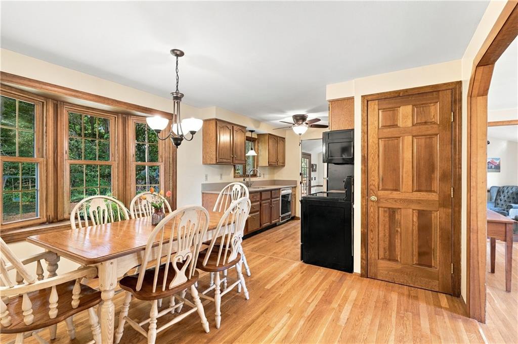 100 Sleepy Hollow Drive Property Photo 8