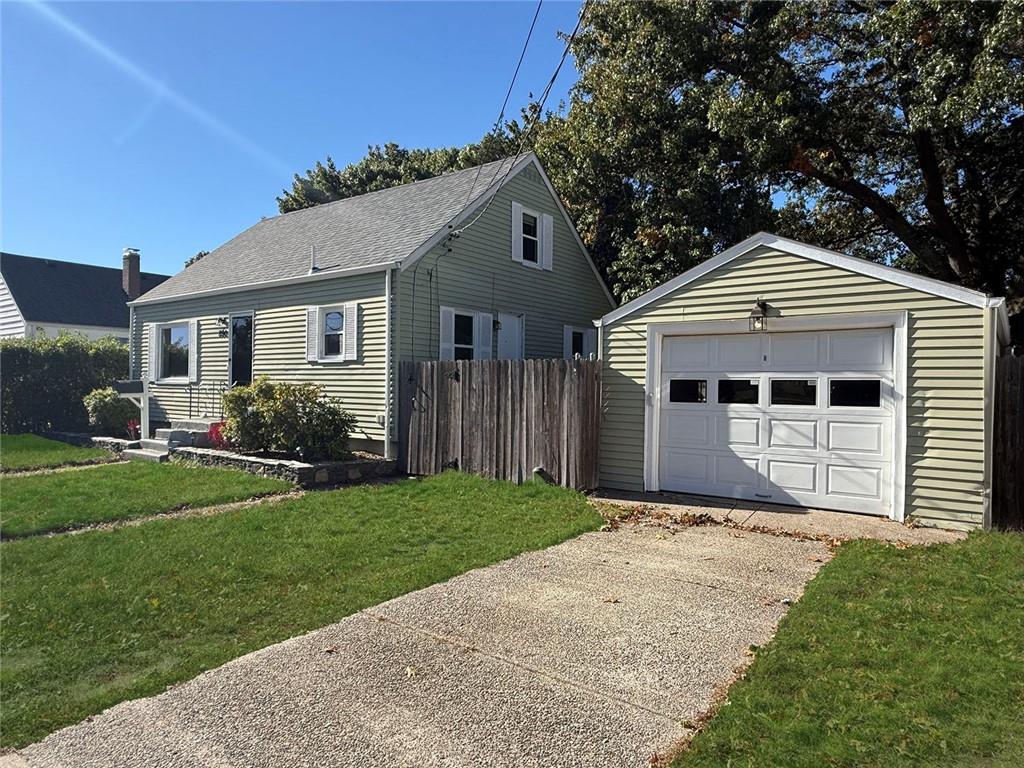 890 Cottage Street Property Photo 24