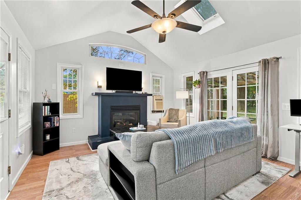 7 White Pine Drive Property Photo 3