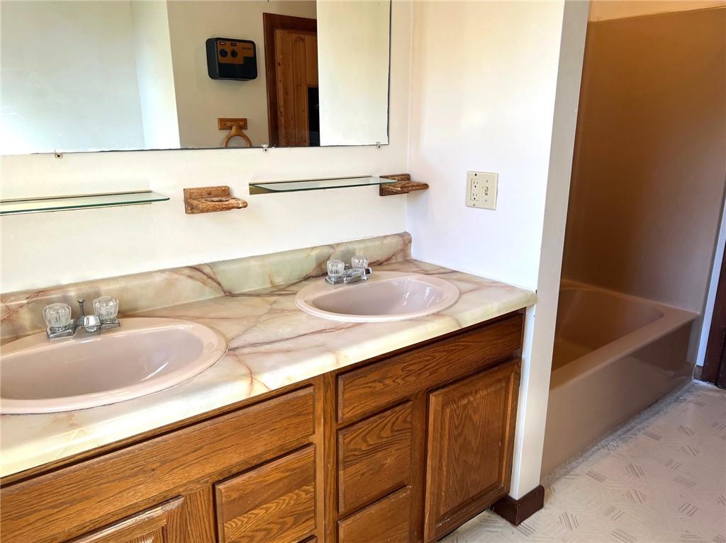 46 Errol Street Property Photo 37