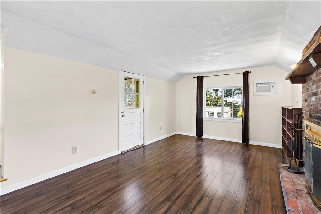 706 High Street Property Photo 19
