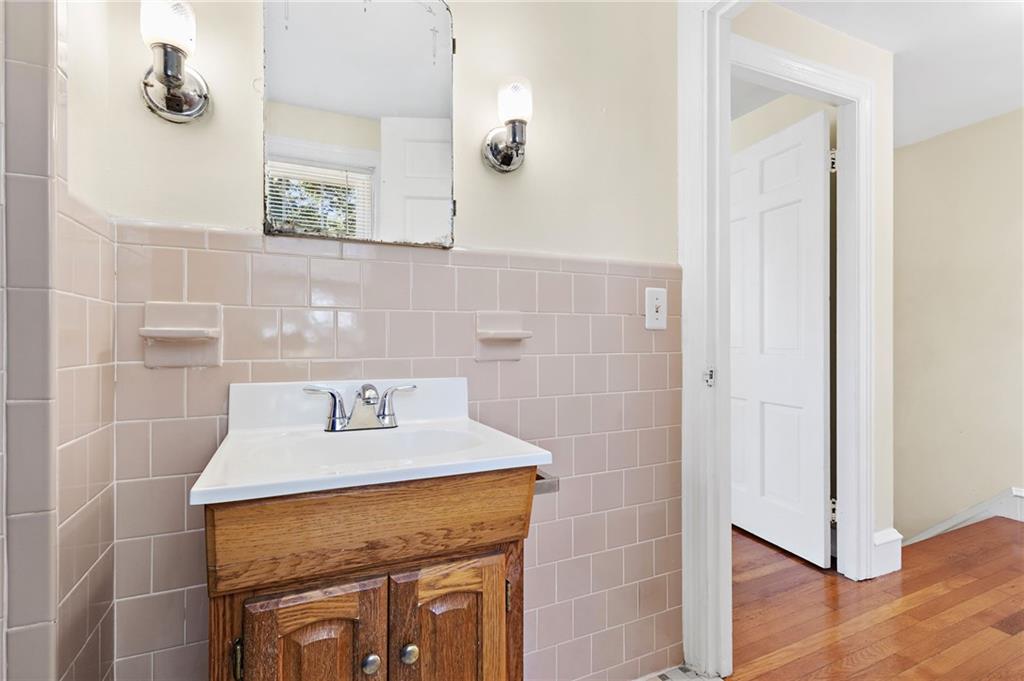 706 High Street Property Photo 24