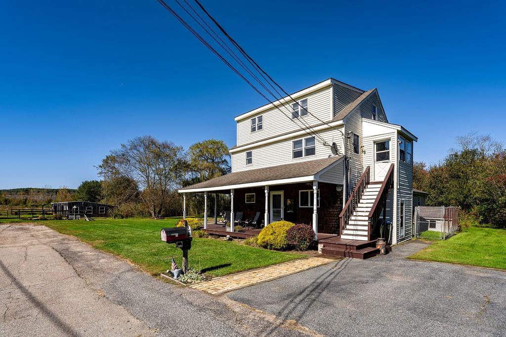 25 Lamoureux Boulevard Property Photo 2