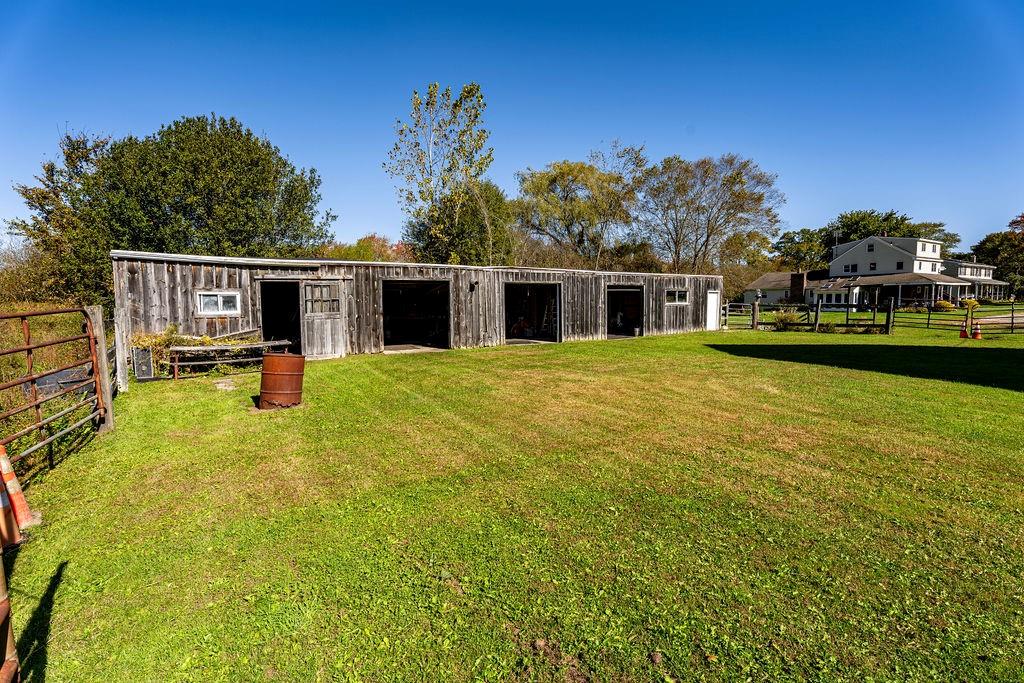 25 Lamoureux Boulevard Property Photo 38